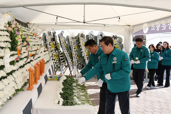 오산시의회, 항공기 사고 희생자 합동분향소 조문ⓒ경기타임스